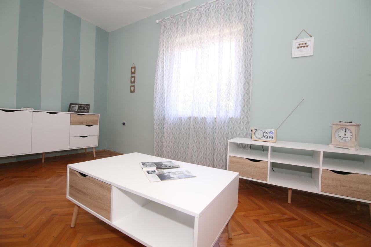 Providenca Apartment Vinisce ภายนอก รูปภาพ